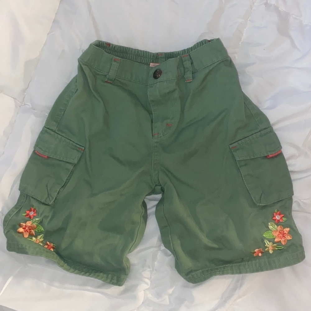 Green kid shorts. Dora collection from Nickelodeon. Flowers 6x